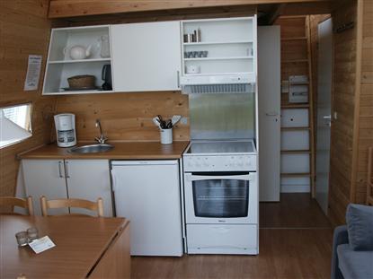 Bogense Strand Camping: K�kkenet med komfur og k�l.