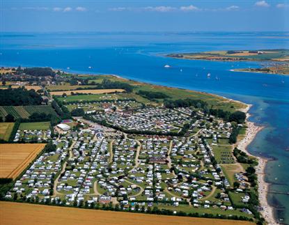 Gammelbro Camping: Danmarks p.t. st�rste campingplads var i gamle dage 2 uafh�ngige pladser. 